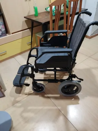 Silla de ruedas plegable
