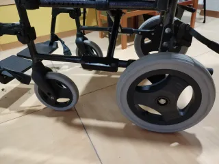 Silla de ruedas plegable