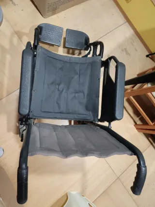 Silla de ruedas plegable