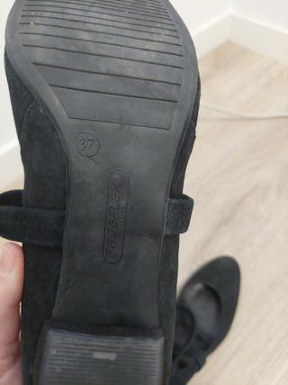 Zapatos de tacón negros de ante