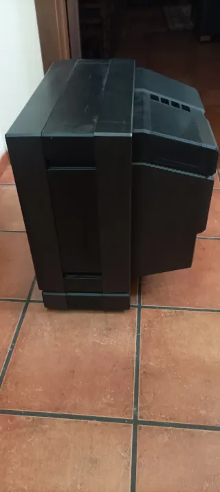 Televisor Blaunpunk 22"lineas modernas de los 90