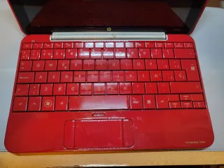 HP Mini 1000 Edición Vivienne Tam Roja