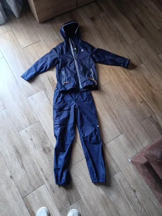 Impermeable niño azul