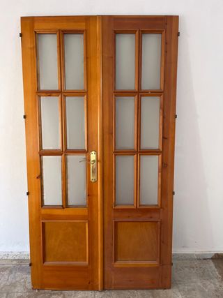 Puertas de madera con cristal