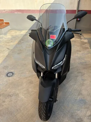 Moto Yamaha Negra Mate