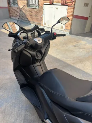 Moto Yamaha Negra Mate