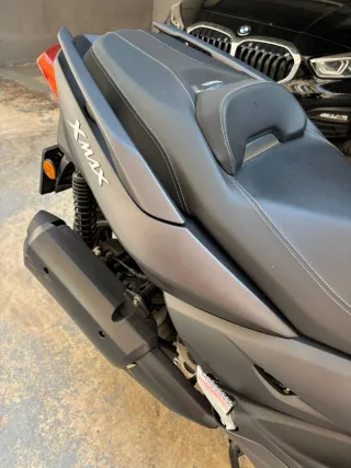 Moto Yamaha Negra Mate