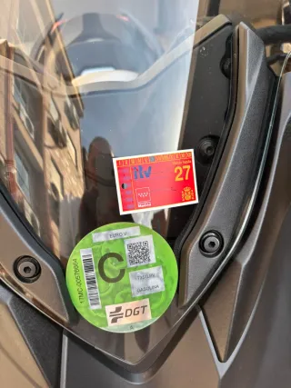 Moto Yamaha Negra Mate