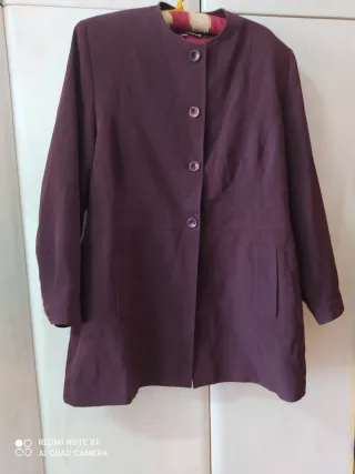 Chaqueta tipo levita color burdeos talla 46