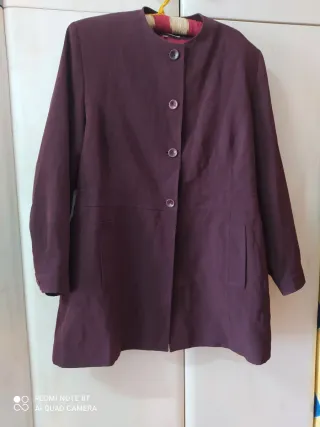 Chaqueta tipo levita color burdeos talla 46