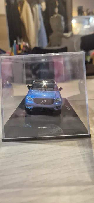 Miniatura Volvo XC40 2018 1:43 Kyosho Azul