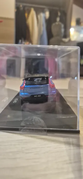 Miniatura Volvo XC40 2018 1:43 Kyosho Azul