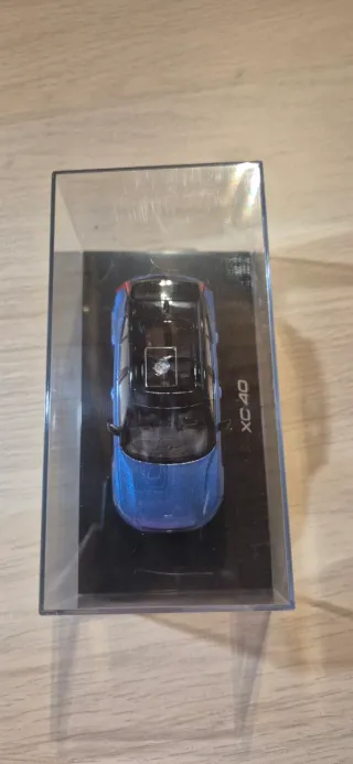 Miniatura Volvo XC40 2018 1:43 Kyosho Azul