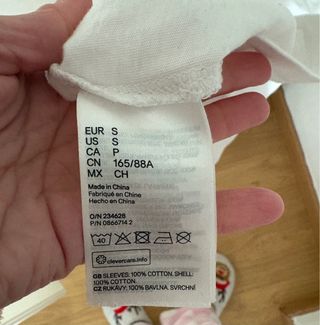 Camiseta blanca manga abullonada