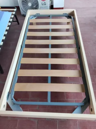 Somier de madera y metal