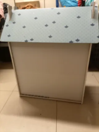 Casa de juguete de madera