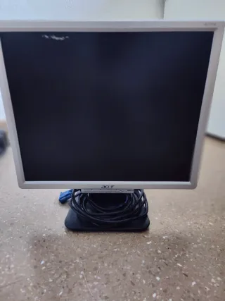 Pacchetto 2 Monitor Acer 19 LED + 17 Classico