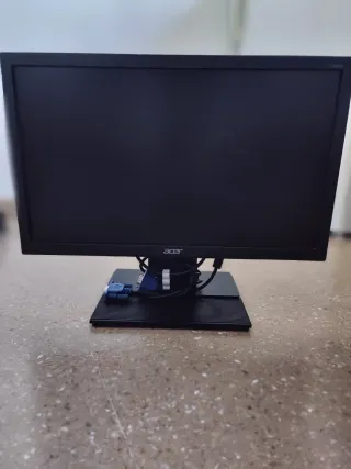 Pacchetto 2 Monitor Acer 19 LED + 17 Classico