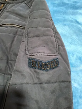 Cazadora DIESEL azul marino talla L hombre