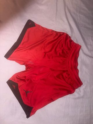 Pantalón corto Jordan rojo