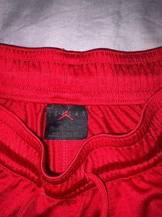 Pantalón corto Jordan rojo
