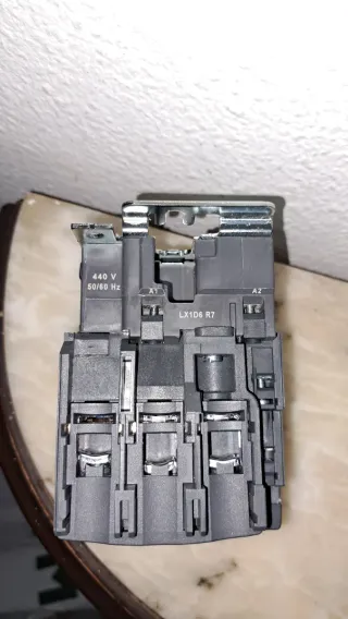 Contactor Schneider LC1D80R7 3P 80A 440V