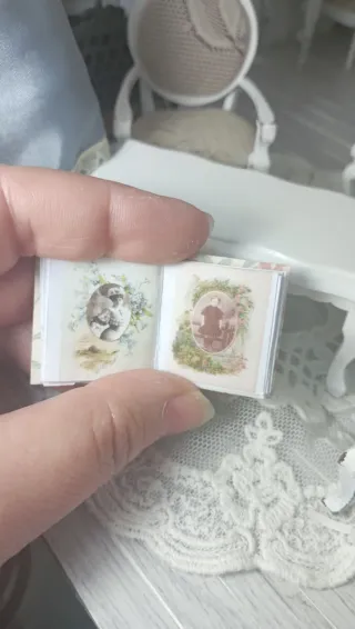 Mini Album Sissi 1:12 Dollhouse