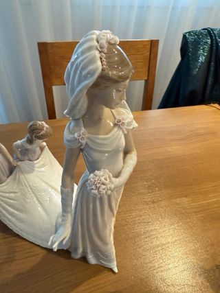 Figura Lladro Novia con Niñas