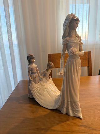 Figura Lladro Novia con Niñas