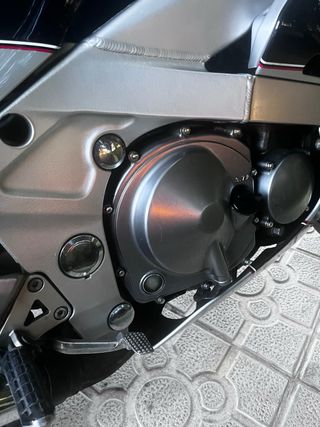 Kawasaki ZZR 600 1996 única en su estado.