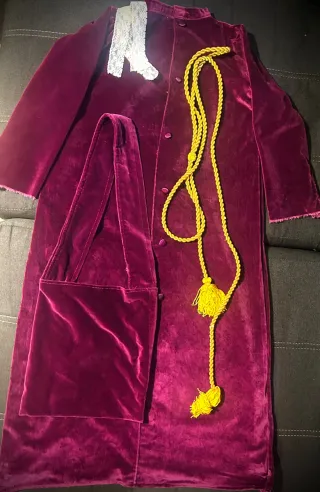 Vesta Nuestro Padre Jesús