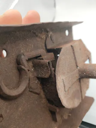 Cerradura antigua con llave