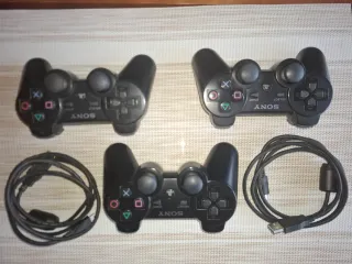 Consola PlayStation 3 + 3 Mandos
