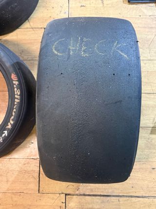 Slicks Hankook 18”