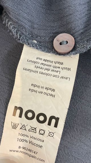 Blusa volantes gris Noon