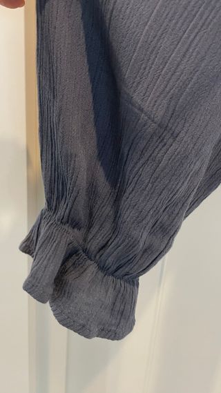 Blusa volantes gris Noon