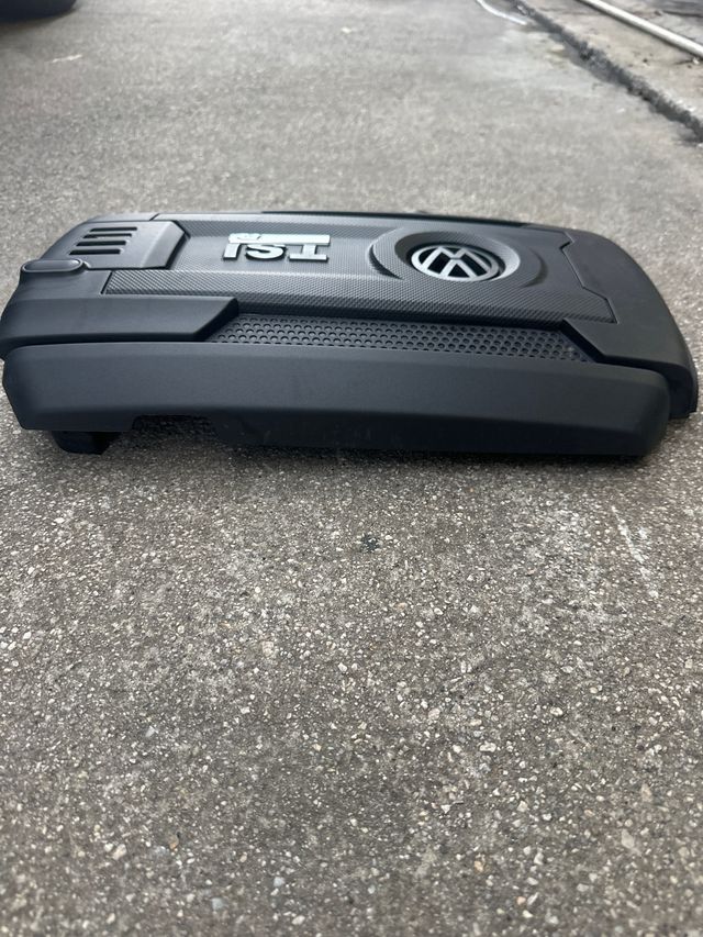 Tapa motor VW Golf R TSI