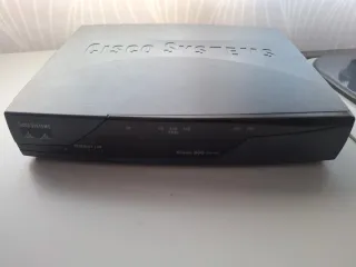 Router Cisco 877