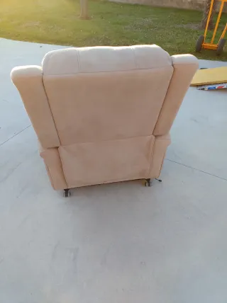 Poltrona elettrica beige in tessuto