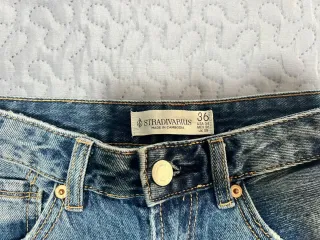 Pantalón vaquero Stradivarius Talla 36