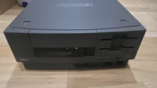 Fujitsu FM TOWNS II HR20 Ordenador con caja