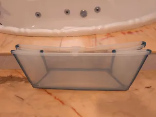 Bañera Stokke plegable y hamaca