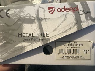 Zapato de seguridad marrón y amarillo