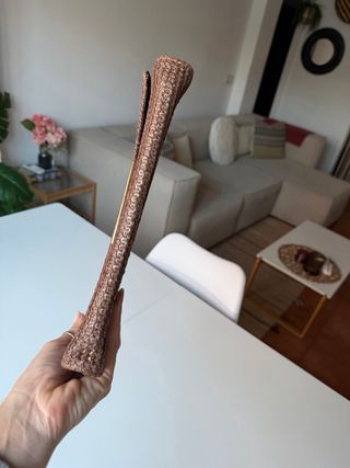 Bolso de mano rafia marrón y dorado