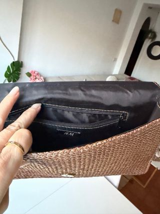 Bolso de mano rafia marrón y dorado