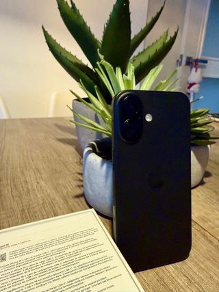 iPhone 16 a estrenar, IMPOLUTO.Todo original