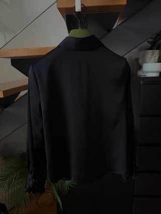 Blusa Zara satinada negra Talla XS