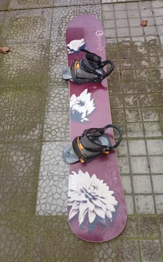 Tabla Snowboard Quechua con fijaciones. 150cm