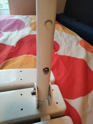 Silla de ducha blanca y gris