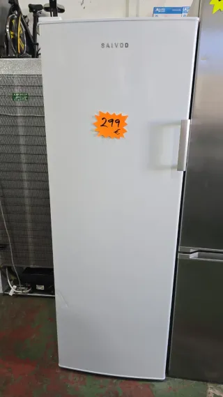 Congelador vertical blanco